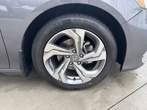 Used 2018 Honda Accord EX image 11