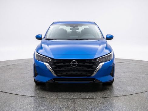 Used 2025 Nissan Sentra SV FWD image 2