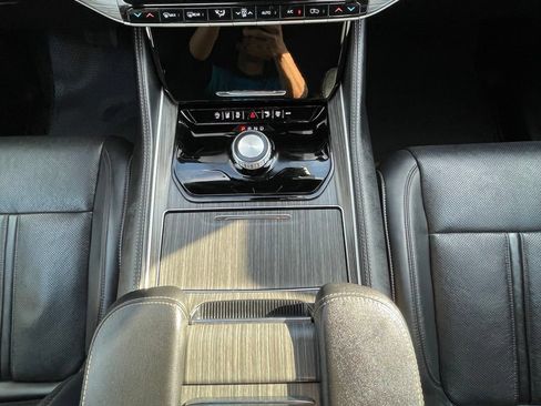 Used 2024 Jeep Wagoneer Series II w/ Flexible Seating Group RWD image 20