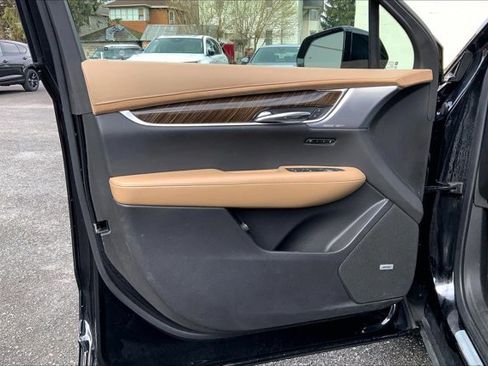 Used 2022 Cadillac XT6 Sport w/ Platinum Package image 23