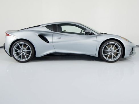 Used 2025 Lotus Emira image 4