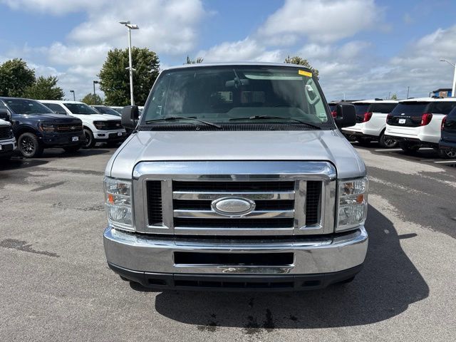 Used 2014 Ford E-350 and Econoline 350 XLT RWD image 2