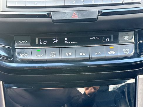 Used 2016 Honda Accord Sport image 21