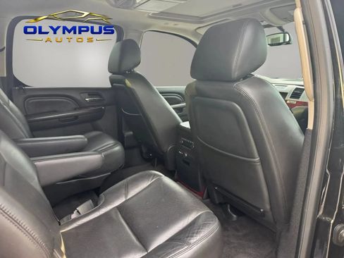 Used 2013 Cadillac Escalade ESV Premium AWD/4WD image 29