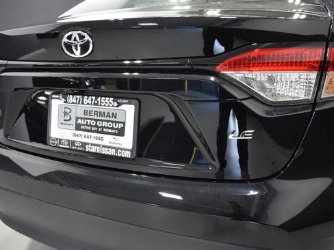 Used 2025 Toyota Corolla LE FWD image 12