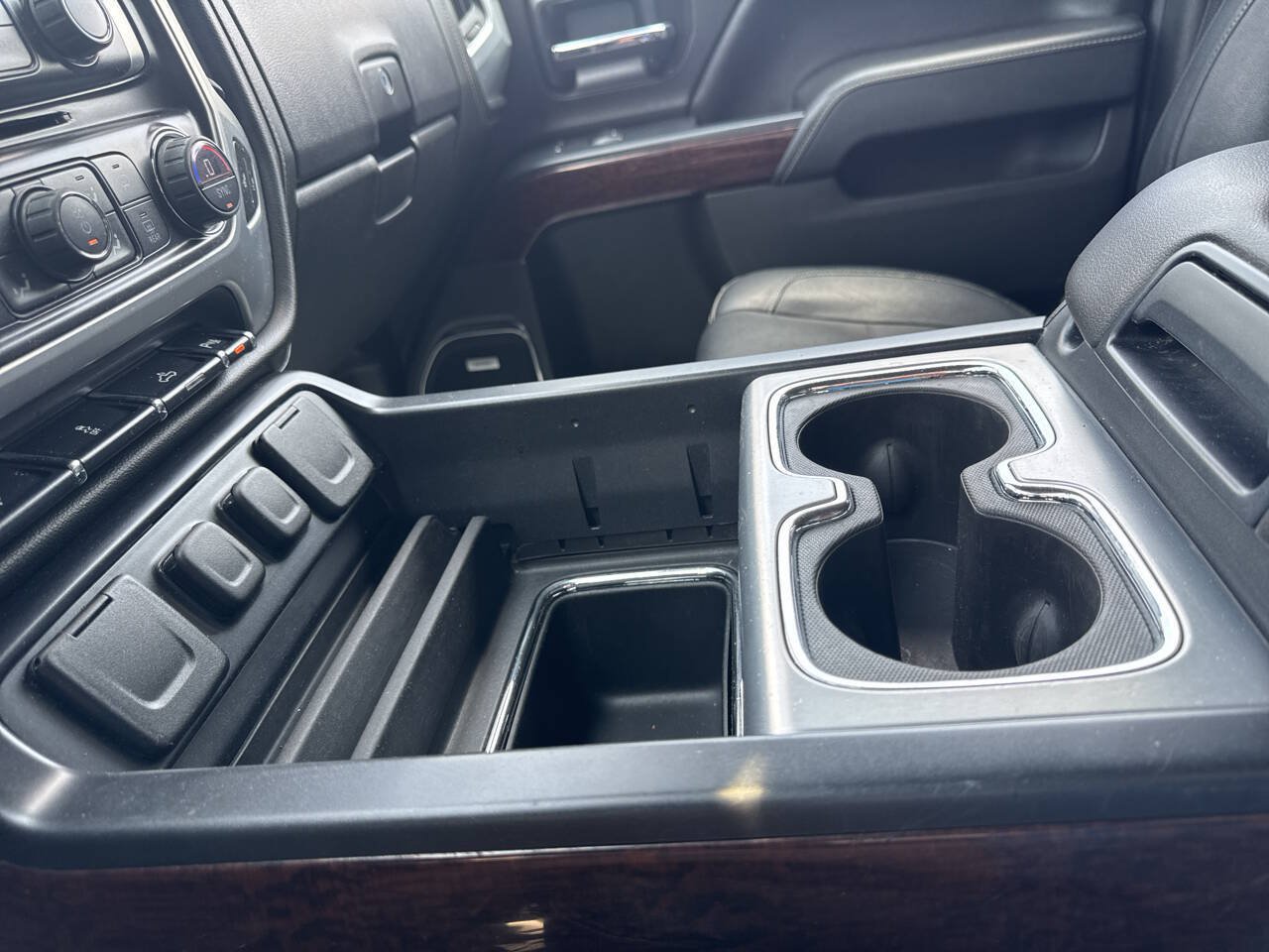 Used 2015 GMC Sierra 1500 SLT w/ SLT Crew Cab Value Package AWD/4WD image 31