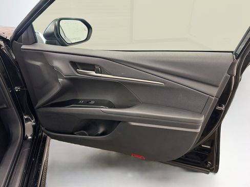 Used 2025 Toyota Camry SE FWD image 33