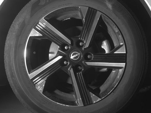 Used 2025 Nissan Sentra SV FWD image 10