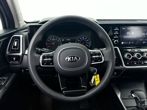 Used 2021 Kia Sorento LX FWD image 28