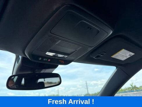 Used 2025 Buick Enclave Sport Touring w/ Power Package FWD image 11