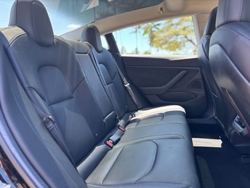 Used 2018 Tesla Model 3 Long Range RWD image 11