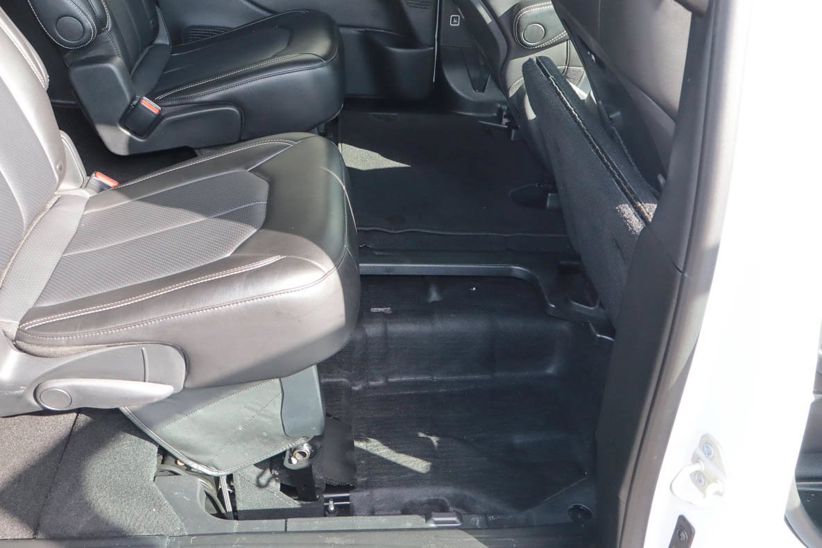Used 2026 Chrysler Pacifica Select FWD image 20