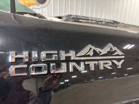 Used 2023 Chevrolet Silverado 2500 High Country image 6