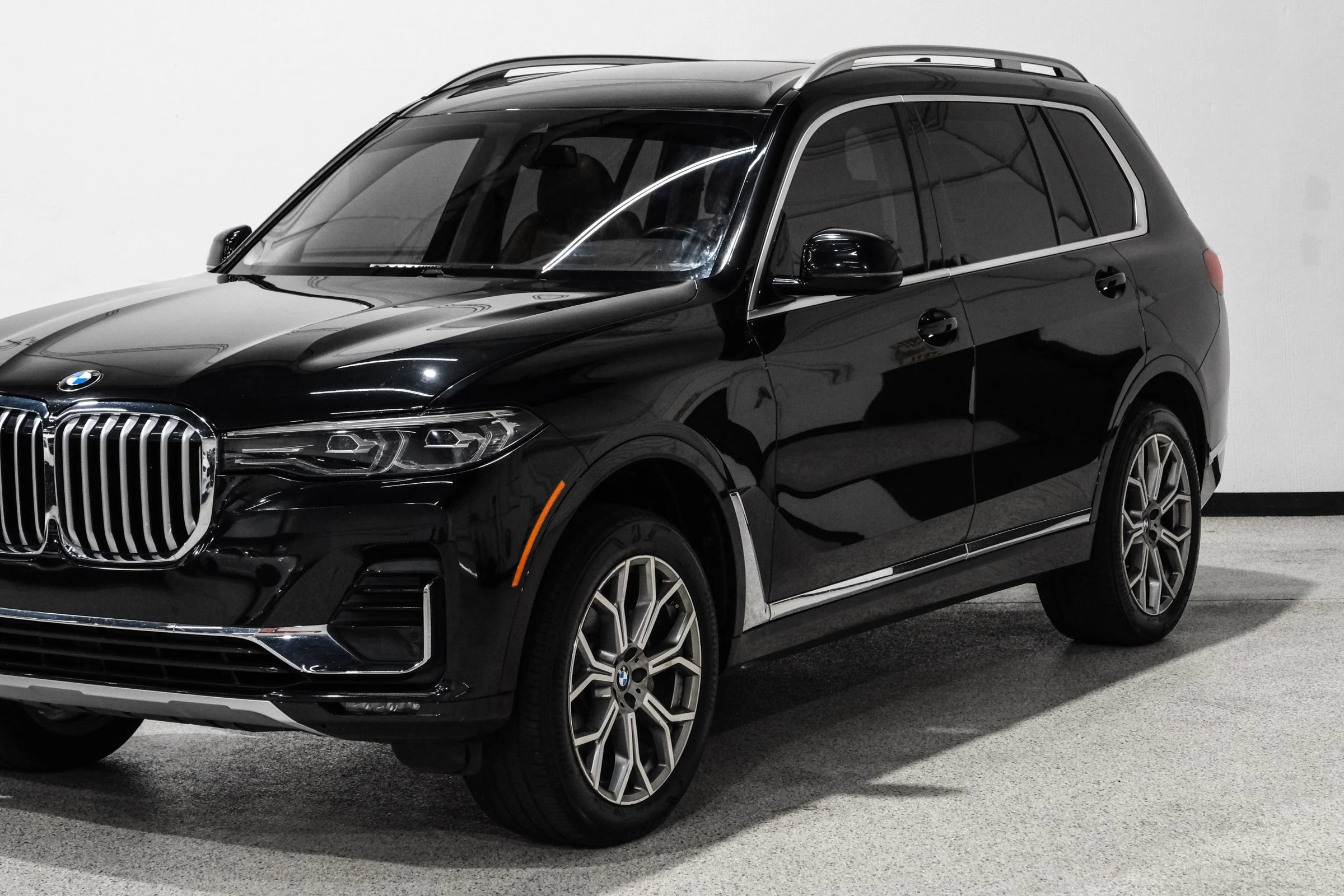 Used 2019 BMW X7 xDrive40i w/ Cold Weather Package AWD/4WD image 11