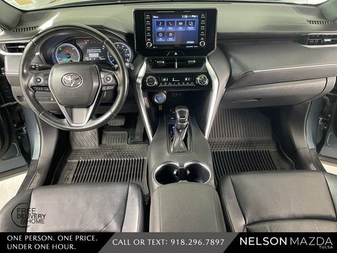 Used 2021 Toyota Venza XLE w/ Softex Package image 40