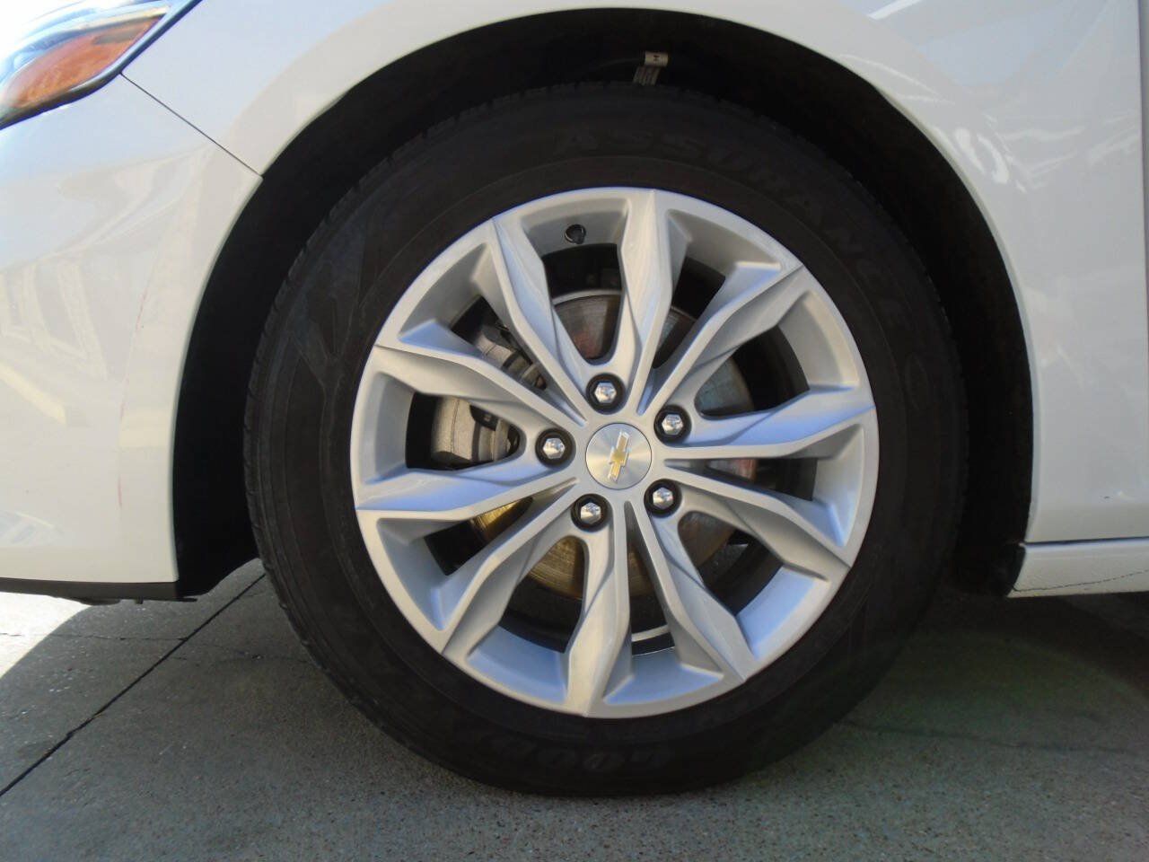 Used 2025 Chevrolet Malibu LT FWD image 27