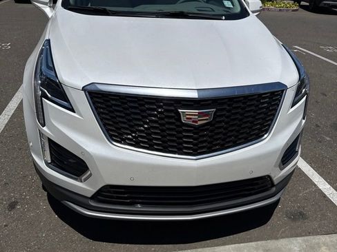Used 2023 Cadillac XT5 Premium Luxury w/ Technology Package FWD image 2