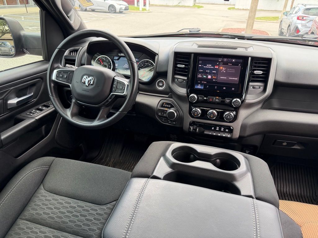 Used 2025 RAM 1500 Warlock AWD/4WD image 18