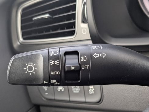 Used 2019 Kia Niro LX image 30