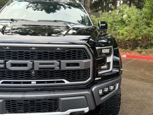 Used 2018 Ford F150 Raptor w/ Equipment Group 802A Luxury image 4