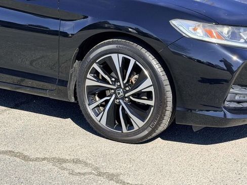 Used 2017 Honda Accord EX-L image 9