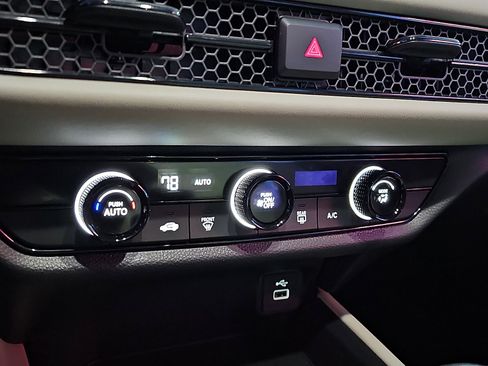 Used 2023 Honda HR-V LX image 15