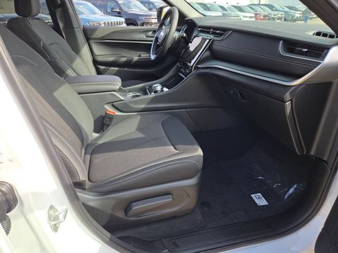 New 2026 Jeep Grand Cherokee Laredo AWD/4WD image 7