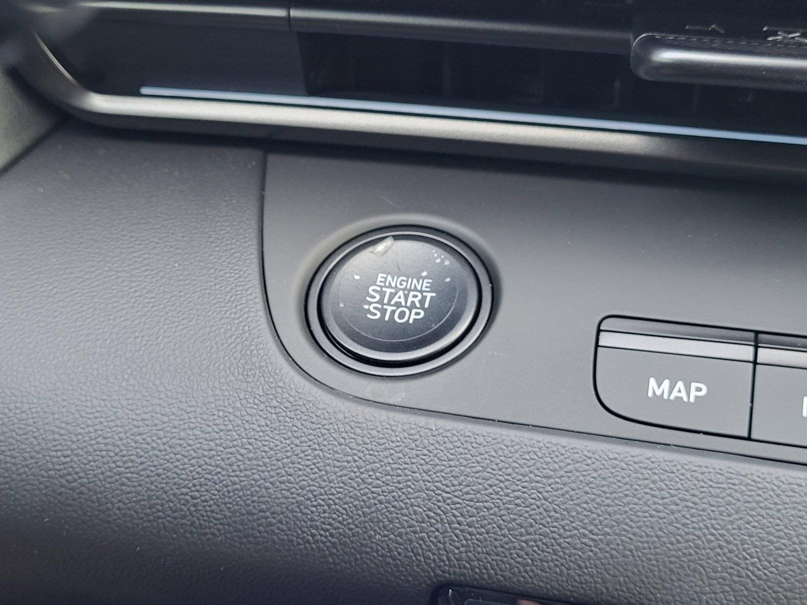 New 2025 Hyundai Elantra SEL FWD image 24