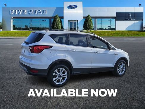 Used 2019 Ford Escape SEL image 8