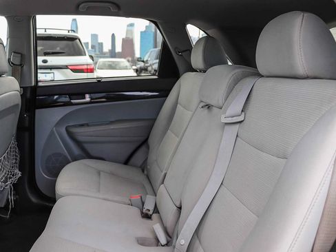Used 2015 Kia Sorento LX FWD image 18