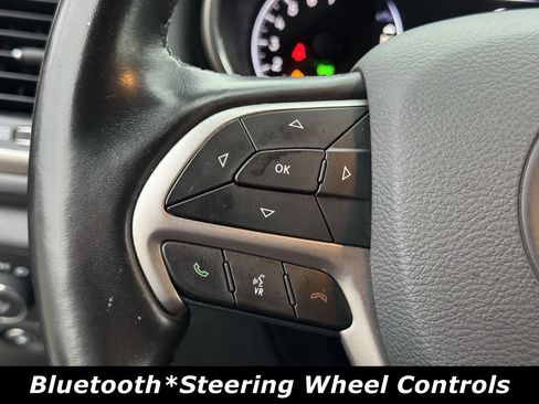 Used 2020 Jeep Grand Cherokee Laredo w/ Security & Convenience Group image 5