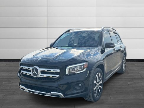 Certified 2021 Mercedes-Benz GLB 250 w/ Premium Package image 6