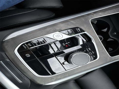 Used 2024 BMW X5 xDrive40i w/ Parking Assistance Package image 27