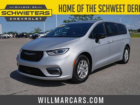 Used 2026 Chrysler Pacifica Select FWD image 1
