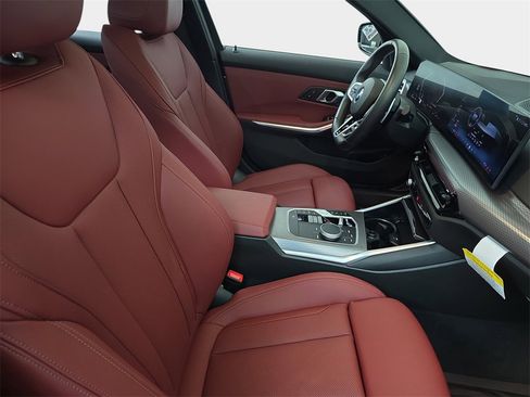 Used 2025 BMW 330i xDrive Sedan w/ M Sport Package image 11