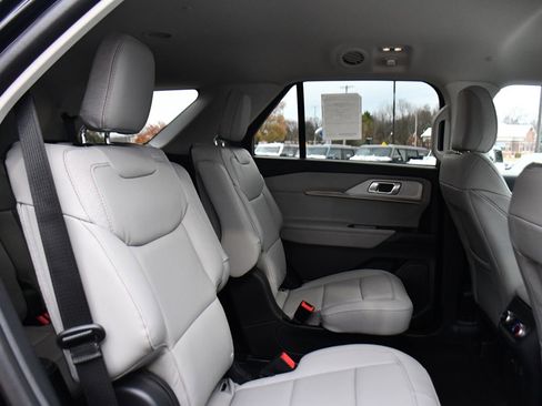 Used 2026 Ford Explorer Active w/ Active Comfort Package image 17