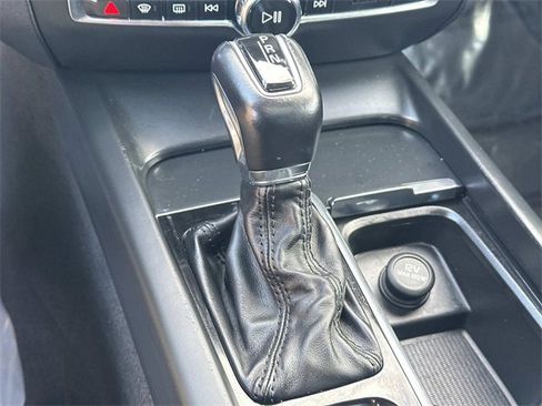 Used 2019 Volvo S60 T6 Momentum w/ Multimedia Package image 14