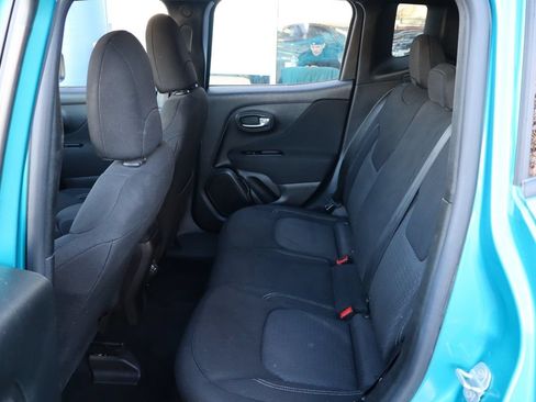 Used 2021 Jeep Renegade Latitude AWD/4WD image 11