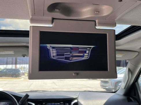Used 2020 Cadillac Escalade Luxury w/ Escalade Sport Edition AWD/4WD image 21