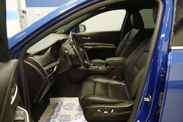 Used 2023 Cadillac XT4 Premium Luxury w/ Driver Assist Package AWD/4WD image 16