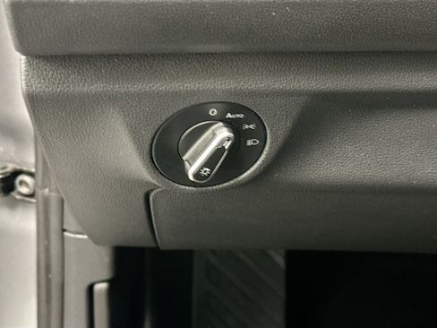 Used 2024 Volkswagen Jetta SE FWD image 17