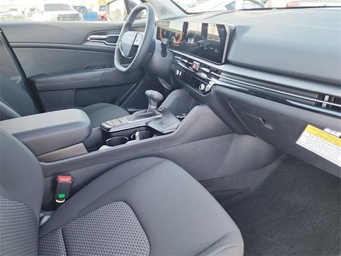 New 2026 Kia Sportage LX image 16
