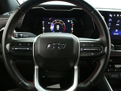 Used 2023 Chevrolet Colorado Z71 AWD/4WD image 12