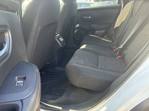 Used 2024 Honda HR-V Sport image 7