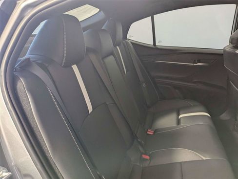 Used 2025 Toyota Camry SE FWD image 27