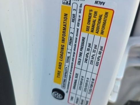 Used 2024 Chevrolet Trax RS image 28