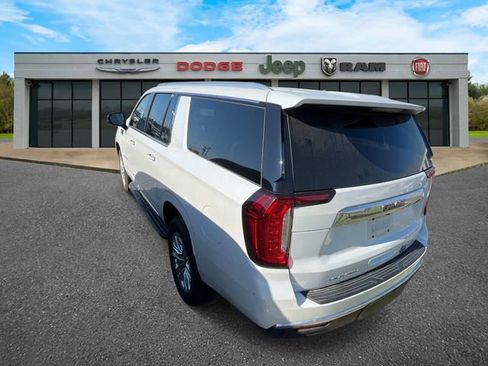 Used 2023 GMC Yukon XL SLT w/ SLT Premium Package AWD/4WD image 6