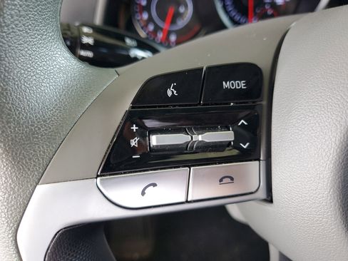 Used 2023 Hyundai Elantra SEL image 22