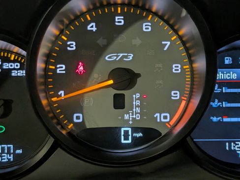 Certified 2018 Porsche 911 GT3 RWD image 37