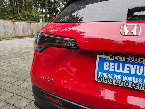 Certified 2025 Honda HR-V Sport image 13